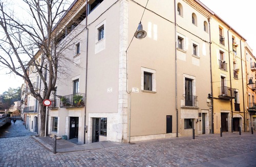 Barri Vell Apartment | Fully Equipped, Tranquil One-Bedroom Apartment