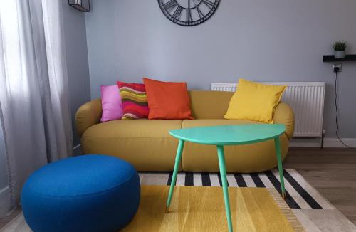 Paisley Apartment | Funky Cow-Stylish flat near Glasgow Airport