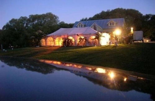 Waipara House | Funky idyllic Barn with private spa/swimming pool