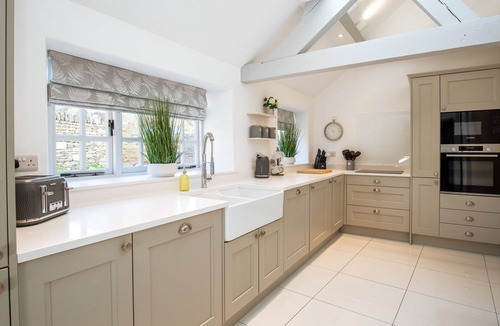 Chipping Campden Cottage | Garden Cottage - a classic thatched cottage in Broad Campden, Sleeps 6 in 3 bedrooms