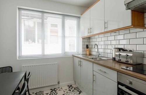 Childs Hill Apartment | Garden Deluxe Studio
