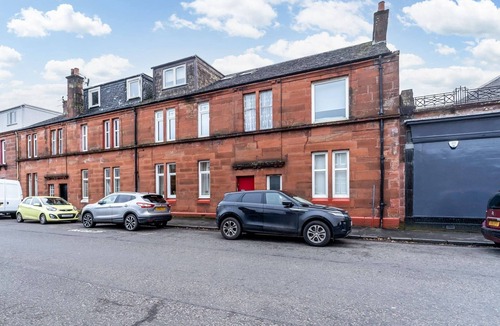 Alexandria Apartment | Garden Flat - Stylish - Modern Flat - Near Balloch
