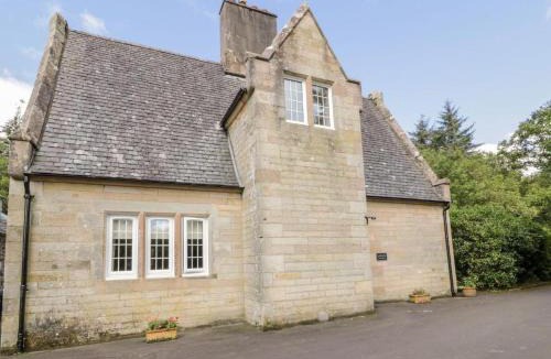 Kirkmichael House | Gardeners- Uk7233
