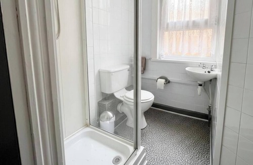 Cleethorpes Bed & Breakfast | Affordable & Cozy Seaside Guest House| Cleethorpes