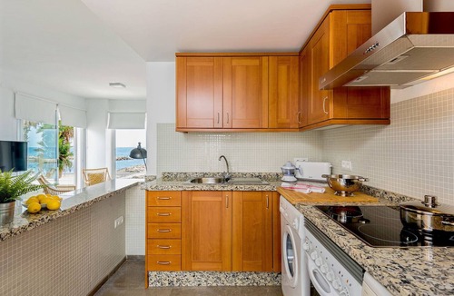 Malaga-Este Apartment | Genteel Home Casa Pedregalejo