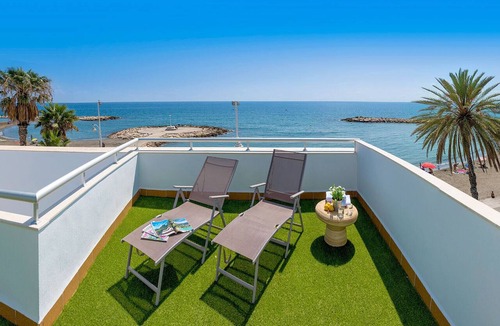 Malaga-Este Apartment | Genteel Home Casa Pedregalejo