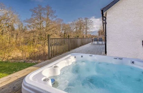 Killin Cottage | Ghillie's Cottage on the River Lochay