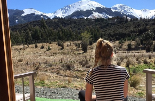 Mt Lyford Cabin | Glamping in a hut with a superb mountain view