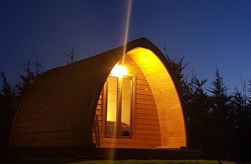 Mt Lyford Cabin | Glamping in a hut with a superb mountain view