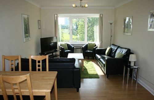 East End Apartment | Glasgow Green Apartments Flat on the Green 1
