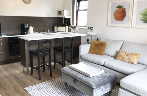 North West Condo | Glasgow Scotland Canal Condo