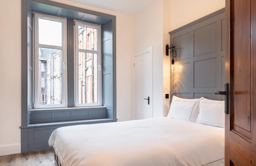 North West Apartment | Glasgow West End Apartment