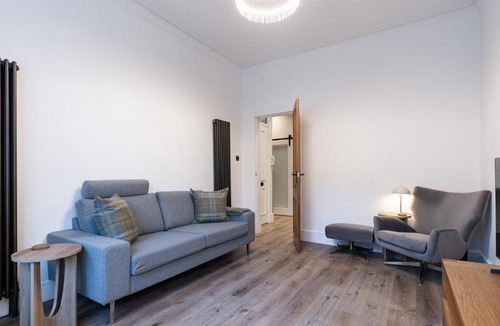 North West Apartment | Glasgow West End Apartment