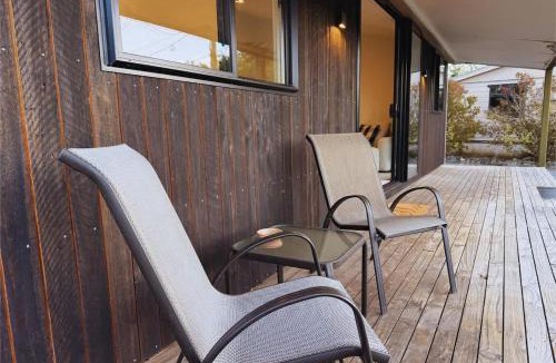 Twizel House | Glenbrook Cottage Twizel - Walk to Town, Sleeps 6, Wi-Fi, Pets OK