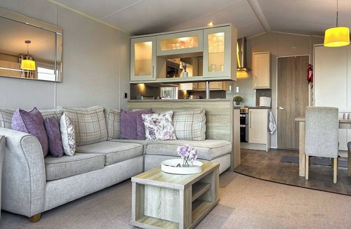 Ayr Cottage | Glencross Golf Village