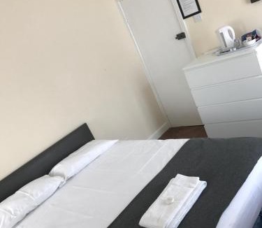 Douglas House | Glenfaba Guest House