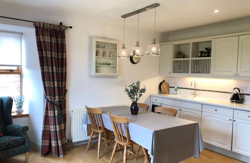 Dornoch Cottage | GLENMUIR COTTAGE, off-road parking, Dornoch