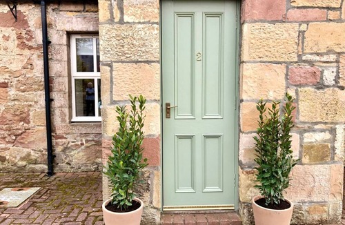 Dornoch Cottage | GLENMUIR COTTAGE, off-road parking, Dornoch