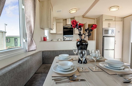 Clacton-on-Sea House | Gold 3 Bedroom Caravan, Sleeps 8