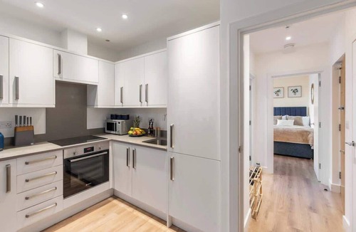Golders Green Apartment | Golders Green 1-Bedroom Apartment with Parking