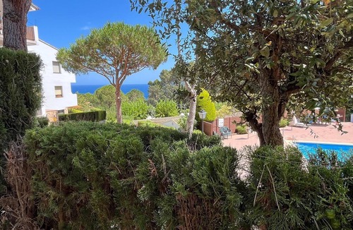 Calella de Palafrugell Apartment | Golfet Apartment - Apt p/3 at 5min from the beach w/pool Wi-Fi and AC
