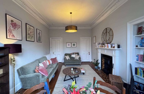 Stockbridge Apartment | Gorgeous 2BDR with Unique Character in Edinburgh