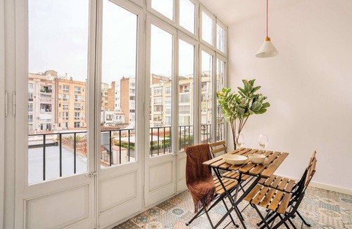 L'Antiga Esquerra de l'Eixample Apartment | Gorgeous 4bed 4bath close to City Center