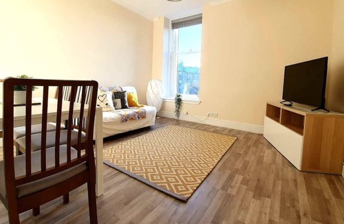 Finnieston Apartment | Gorgeous, Light & Airy Apartment in the Heart of the West End, Close to SEC and