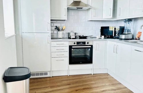 Brentwood Apartment | Gorgeous serene spacious luxury apartment