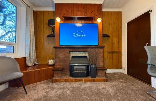 Doncaster House | Grange Avenue Home Doncaster - 3BR, Fits 9