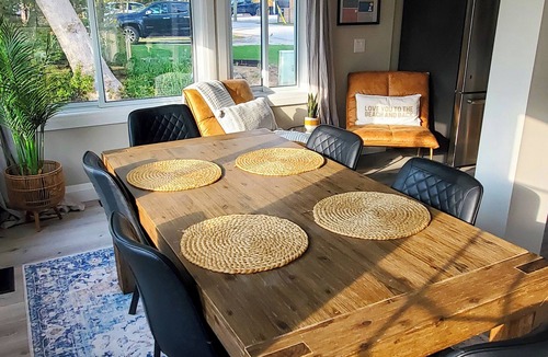 Grand Bend Cottage | Gray Haven: Lake View Patio, Hot Tub, 1 min to beach!