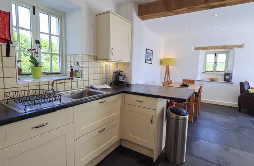 Low Newton Cottage | GREAT HARTBARROW FARM COTTAGE, pet friendly in Cartmel Fell