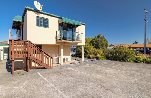Kaikoura Apartment | Great Location | Affordable | 3 Bedroom Apartment - KK61112