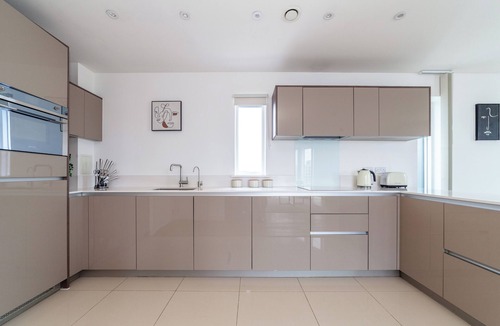 Peninsula Apartment | Greenwich Executive Apartment Near O2 Arena