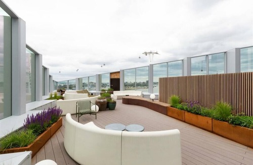 Peninsula Apartment | Greenwich-The O2 Cosy water view with lots of restaurant 1 minute from O2 arena
