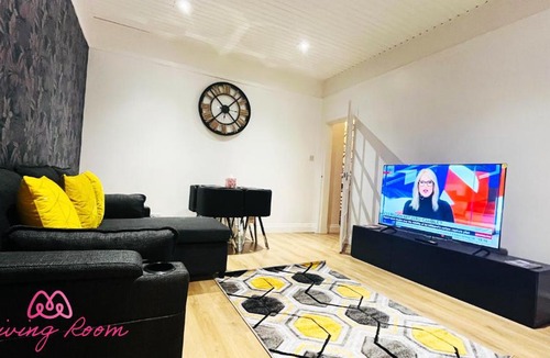 Cowdenbeath Apartment | Ground Floor Entire Apartment Self Checkin