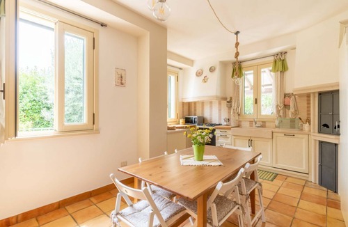 Noicattaro Villa | GuestHost - Magnificent villa with pool, bright and with large outdoor spaces, located in a quiet residential area between Torre a Mare and Noicattaro. Iit comfortably accommodates up to 8 people and is furnished with refined taste. Perfect for those loo
