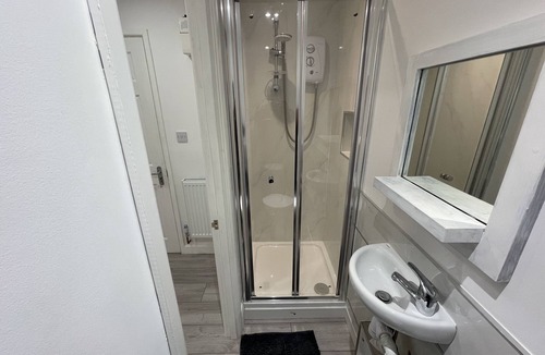 Woolwich Common Apartment | Guest Room Studio- Woolwich