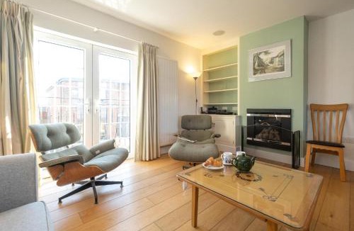 Aldeburgh House | Gun Lodge - Aldeburgh Coastal Cottages