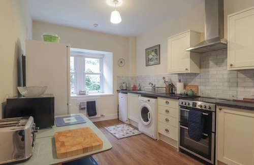 Strathpeffer Cottage | GUNROOM COTTAGE, pet friendly, with a garden in Strathpeffer