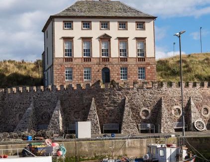 Eyemouth Apartment | Gunsgreen Apartment- LARGE two floor apartment! Sleeps up to 11 people, First floor available separately, sleeping 2 people at a reduced rate!