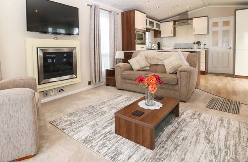 Gaerwen House | Gwel Eryri in Penmynydd, Wales