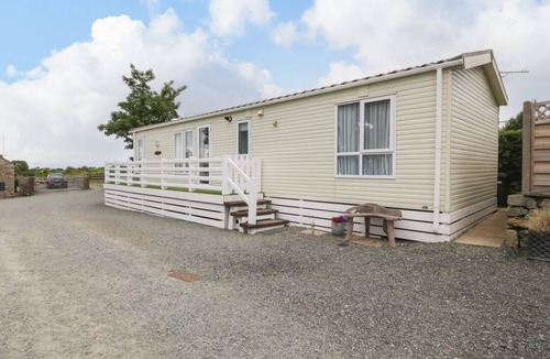 Gaerwen House | Gwel Eryri in Penmynydd, Wales