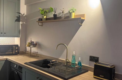 Diss House | Half Moon Nest - Central Town location fully refurbished for 2026