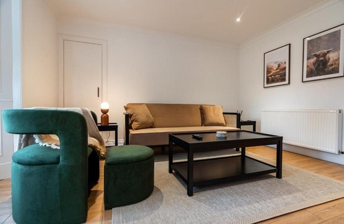 North West Apartment | Hamilton Residence - Private Main Door 1BR