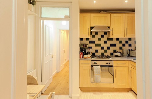 Childs Hill Apartment | HampStay in quick and easy access to central London.