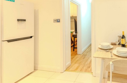 Childs Hill Apartment | HampStay in quick and easy access to central London.
