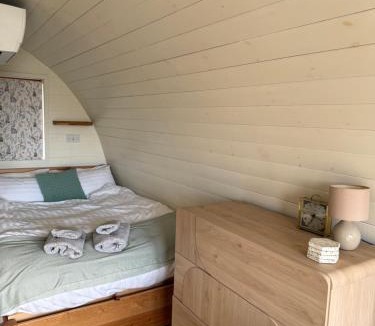 Tarbet Ski Chalet | Handa pod in scottish highlands.