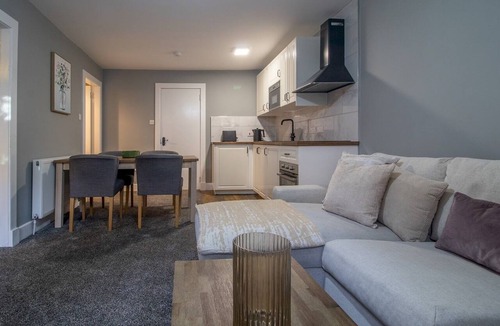 Glasgow Westend Apartment | Happy Haven Home, West End - Pass the Keys