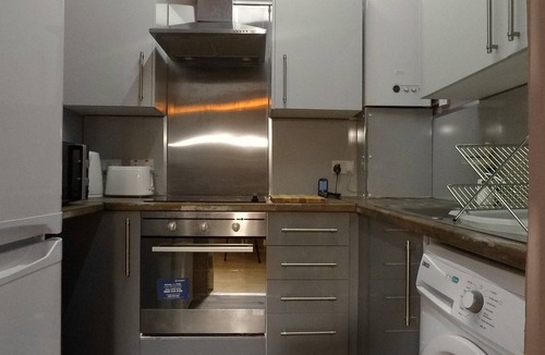 Glasgow Westend Apartment | Happy Sourced